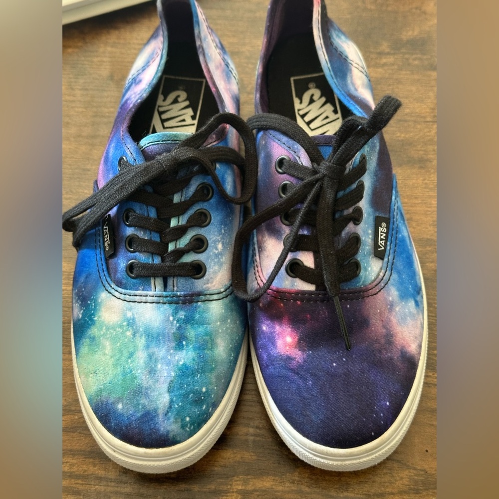 Vans Off The Wall Galaxy Cosmic Print Low Top Lace-Up Sneakers in Blue Size 7